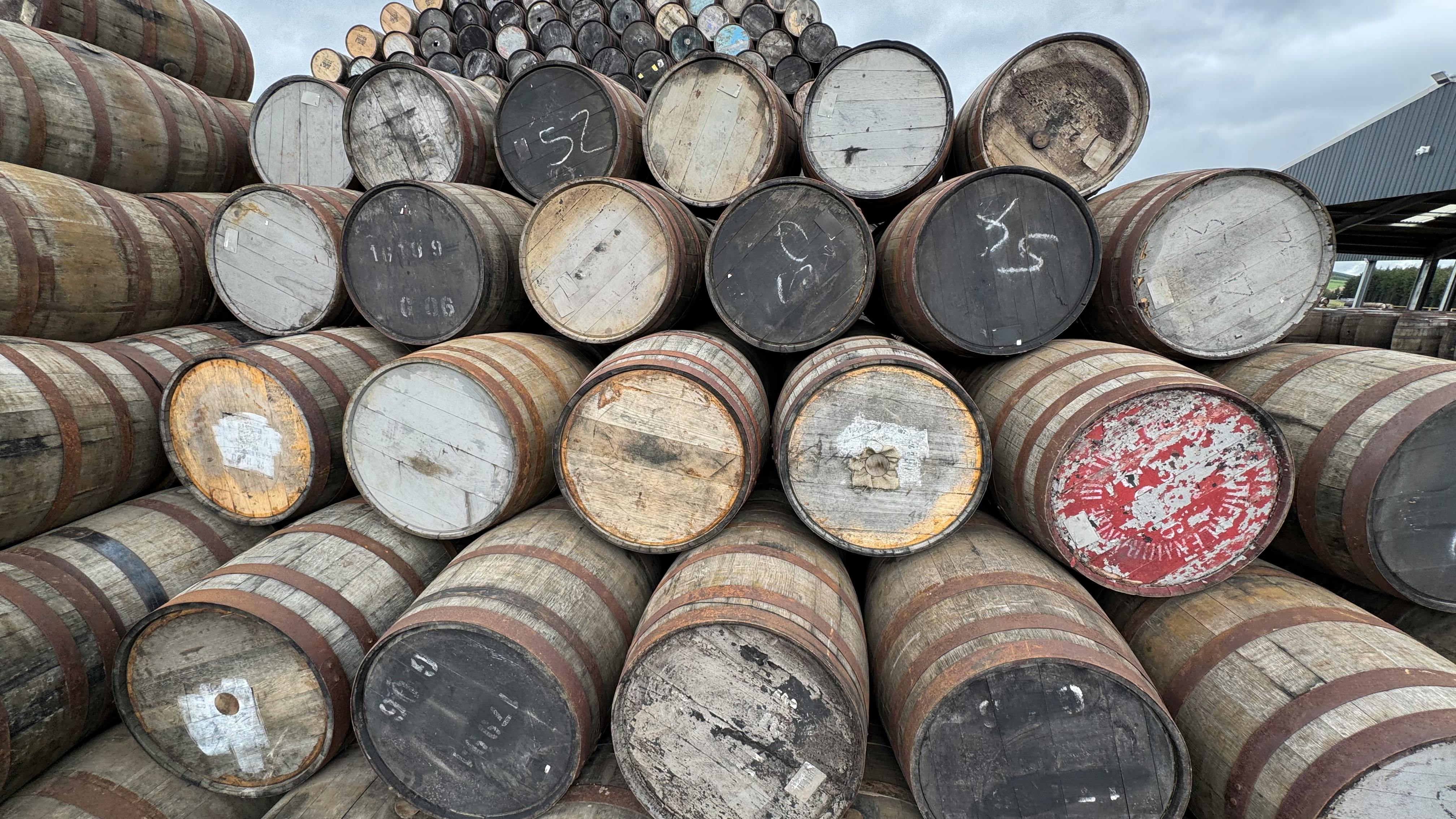 Thùng Gỗ Sồi Ngâm Whisky Có Gì Đặc Biệt